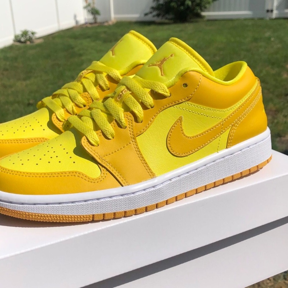 SOLD Jordan 1 Low Yellow Strike W7